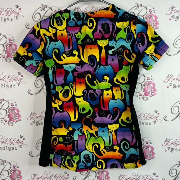 White Cross scrub tshirt cats rainbow ombrΓ© Multicolor Cat Print Scrub Top - Picture 2 of 11